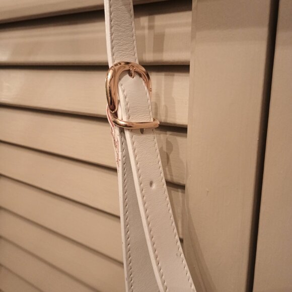 Gucci Vintage Flora Canvas Crossbody. - Picture 2 of 5